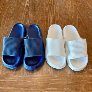 1 set of 2 pairs molded pool slides 1 blue & 1 white 9
